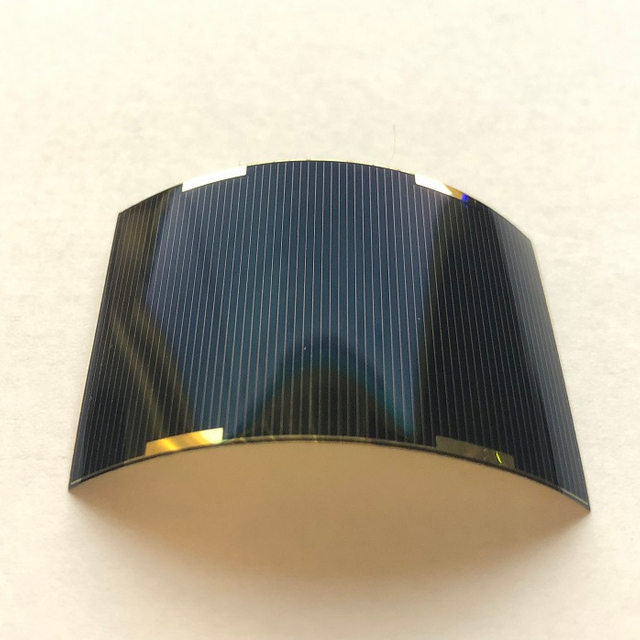 CÉLULA SOLAR DE GaAs FLEXIBLE
