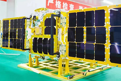 Células solares espaciales aplicadas en satélite de órbita baja