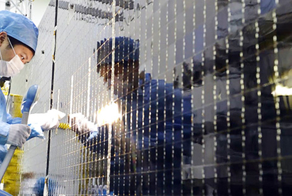 Células solares espaciales aplicadas en vela ligera satelital
